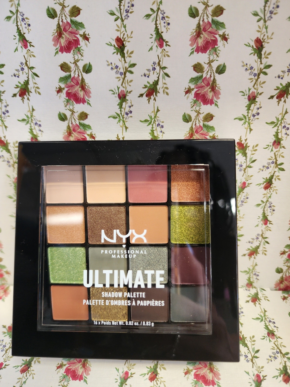 NYX Ultimate Eyeshadow Palette — Greens, Golds & Warm Neutrals - Picture 2 of 6